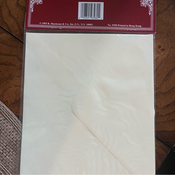 B. SHACKMAN 1993 Die-Cut Embossed Boy & Basket Valentine Easel Card - Picture 2 of 2